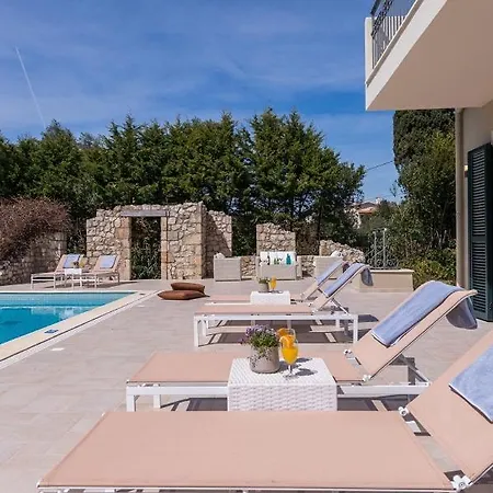 Βίλα Vinieris Villas - Aktaia Καλιγάτα